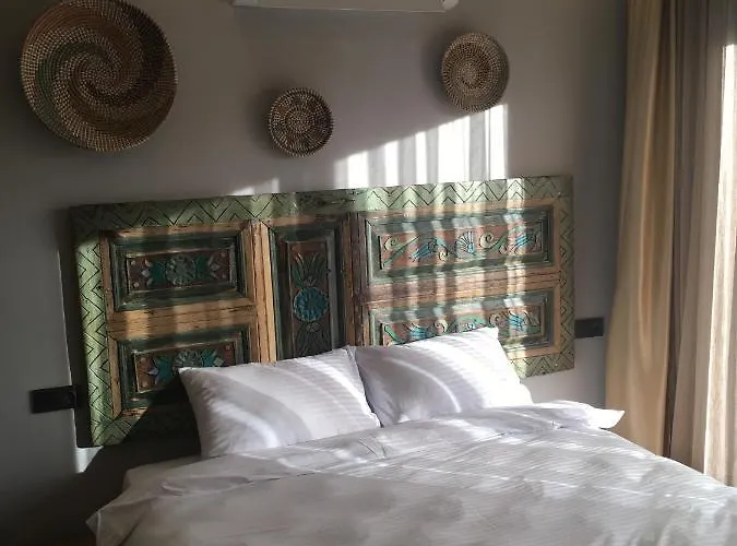 By Muhtar Отель