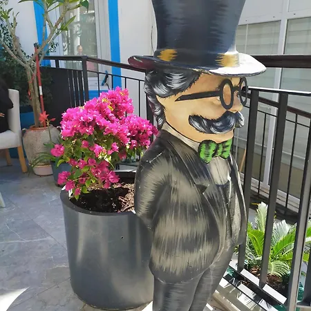 By Muhtar Отель